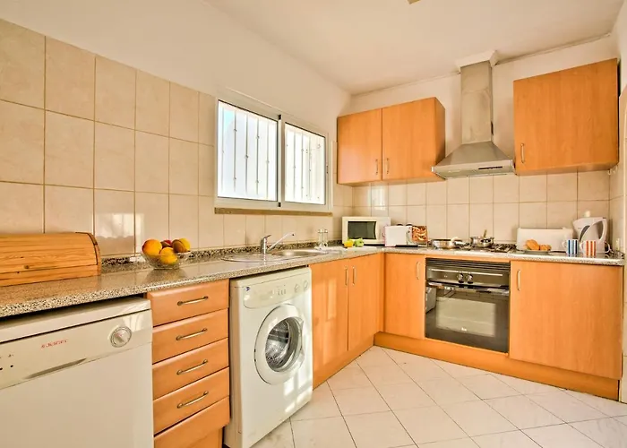 Altis Park By * אלבופיירה